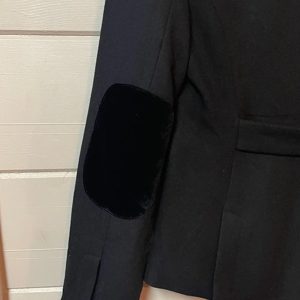 Sundance Rosette Highland Black Wool Blend Button Up
Elbow Patch Blazer Size 4. - Picture 6 of 11
